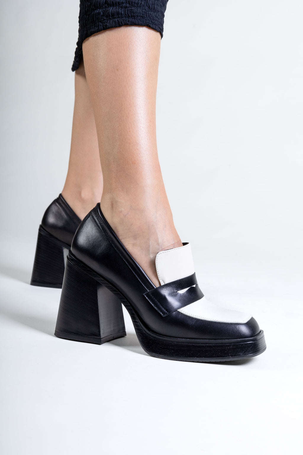 A6744_TEMISBLACK_WHITE-9_1024x