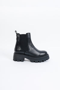 LYRA BLACK - Ankle Boots with Elastics and Notched Soles KMB shoes