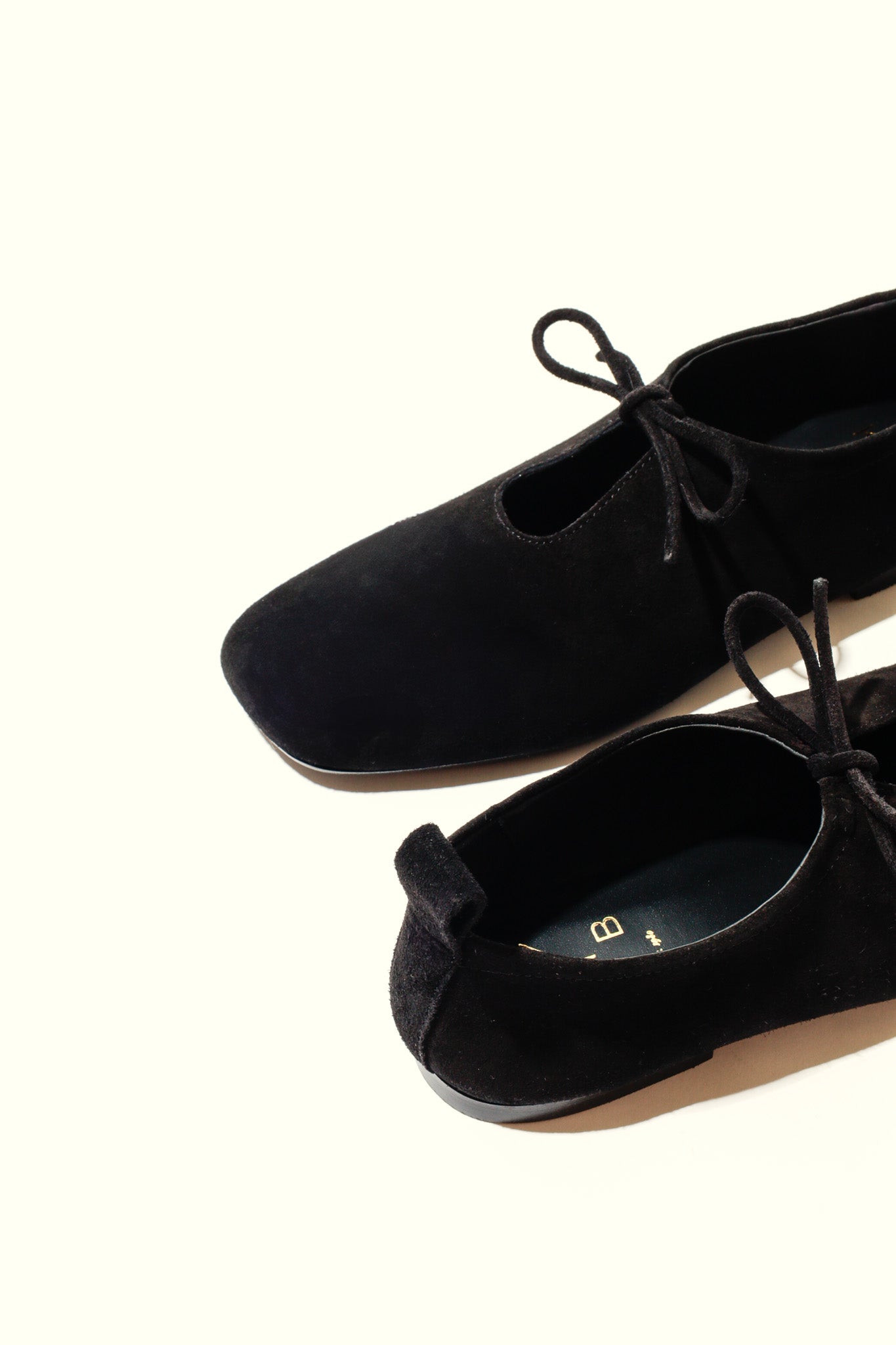KATY BLACK – Soft Leather Flats with Front Tie KMB shoes