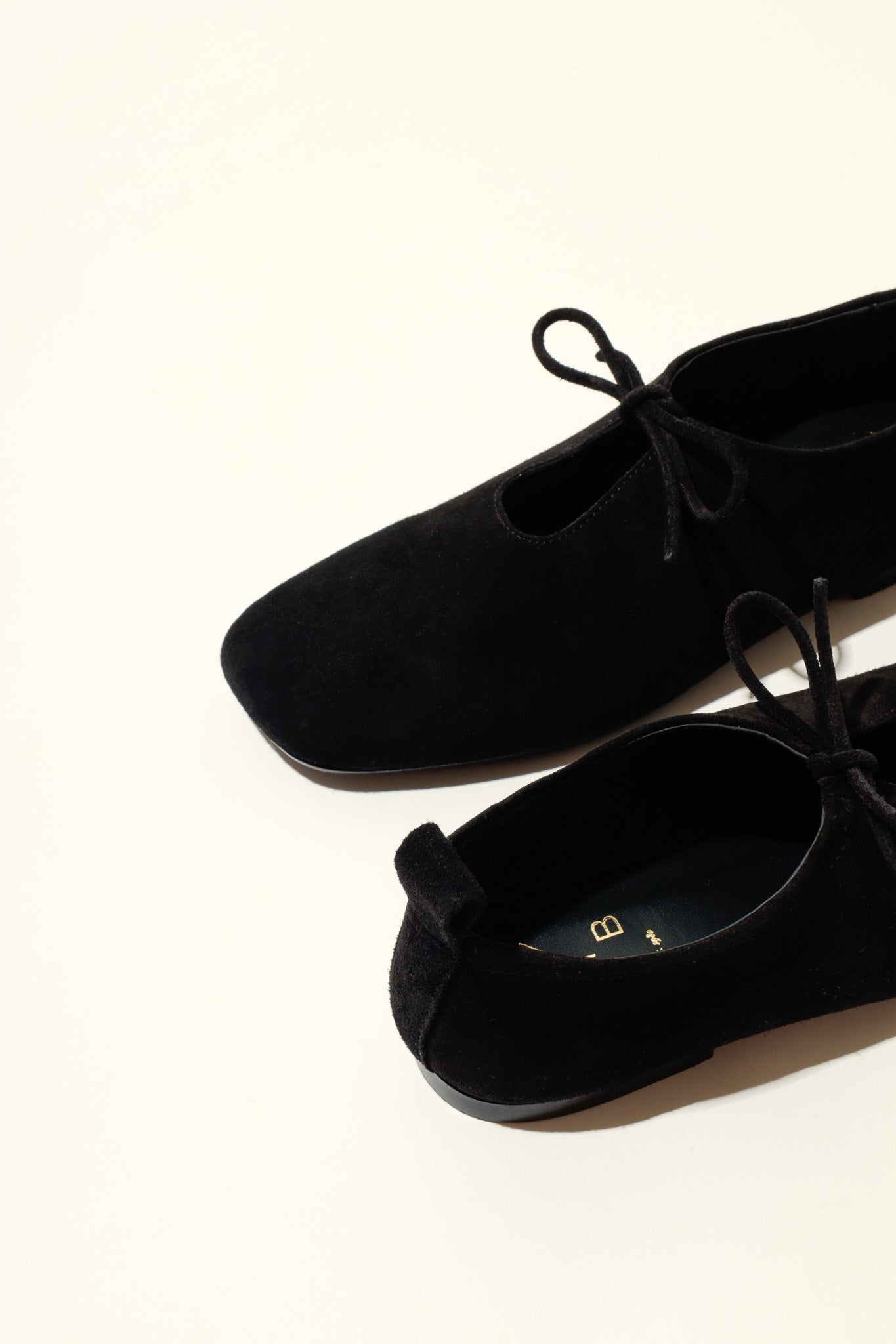 KATY BLACK – Soft Leather Flats with Front Tie KMB shoes