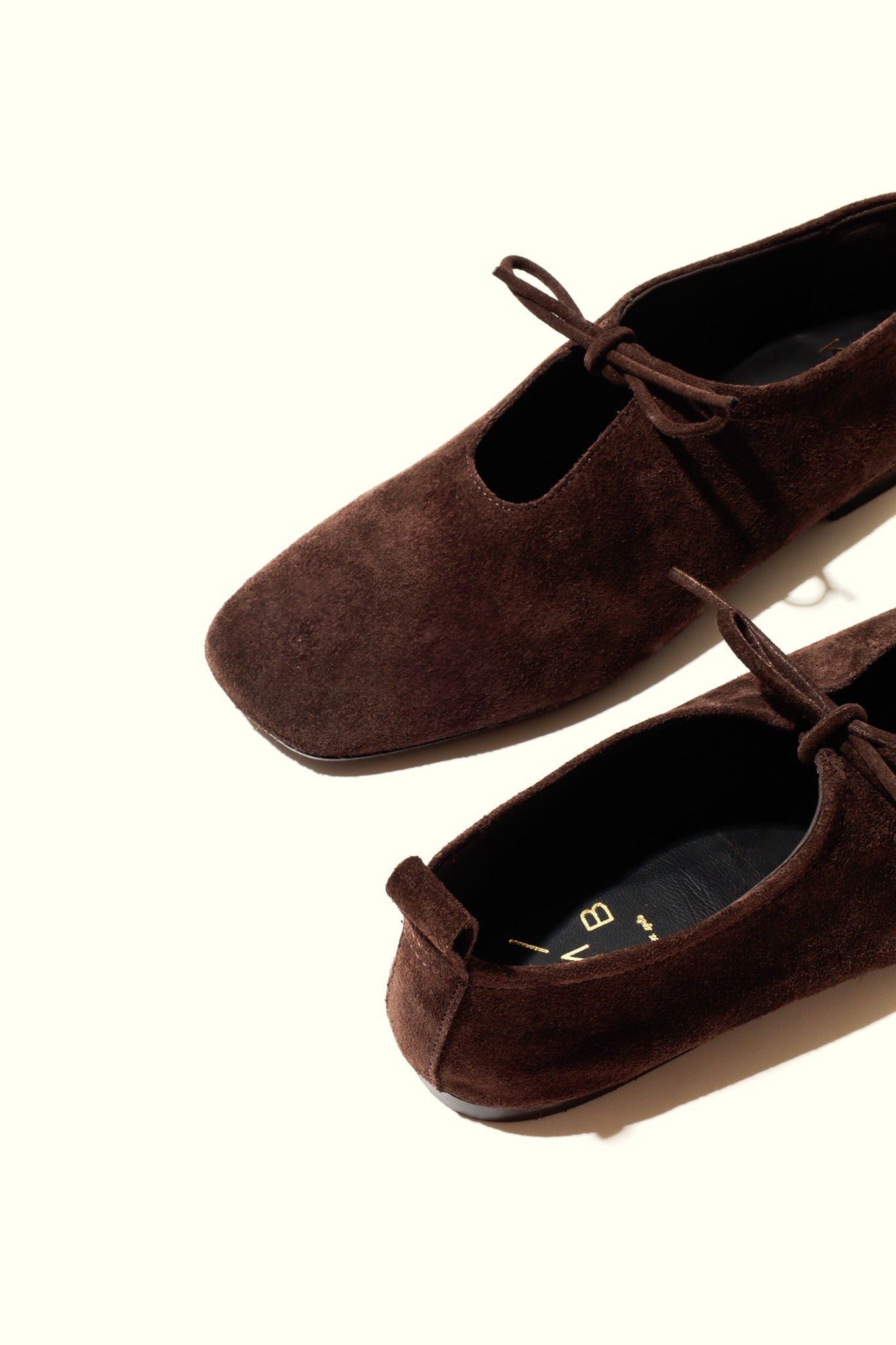 KATY CHOCOLATE – Soft Leather Flats with Front Tie KMB shoes