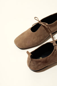 KATY TAUPE – Soft Leather Flats with Front Tie KMB shoes
