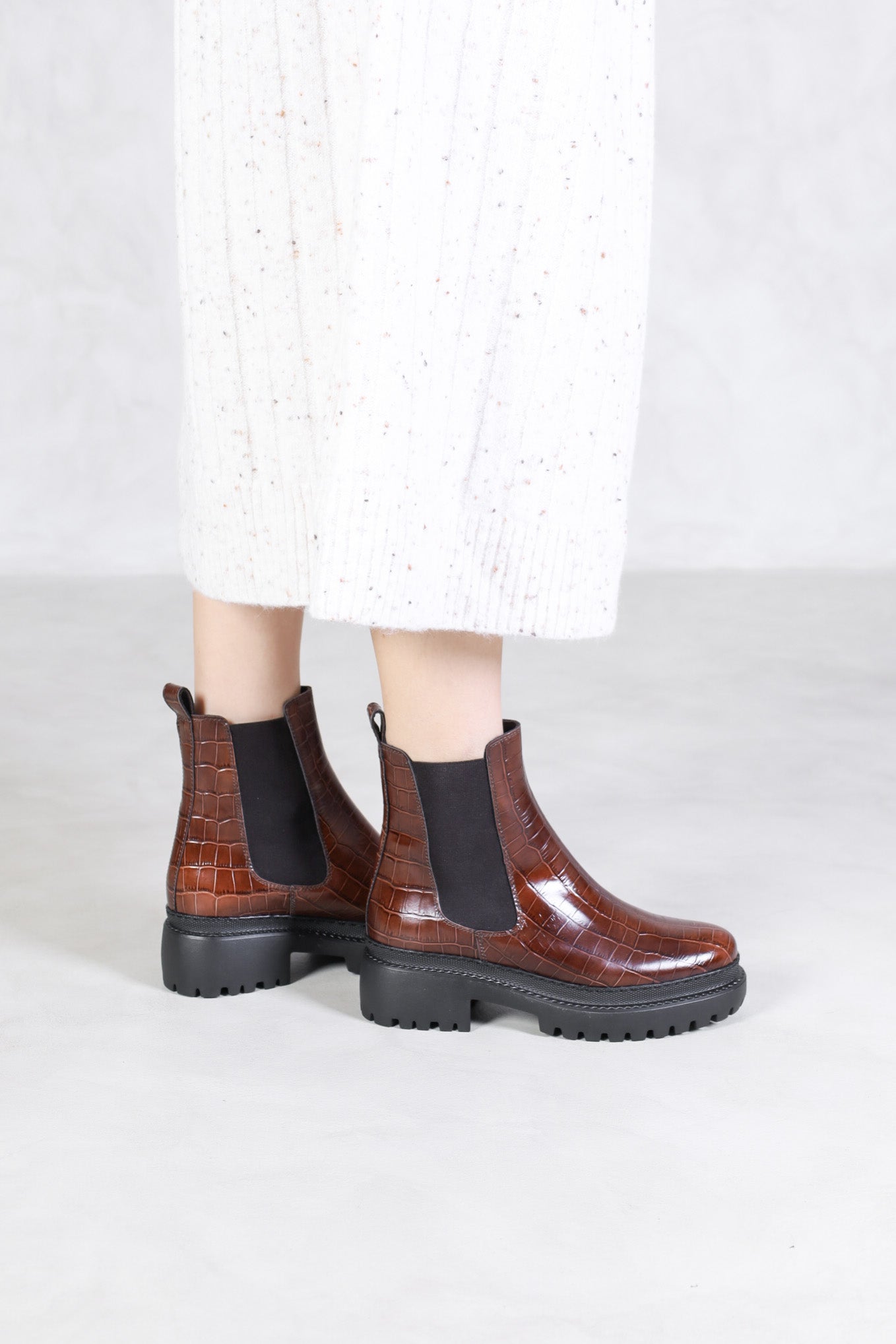 ココハイ NARA COCO MOKA - Chunky Chelsea Ankle Boots – KMB shoes