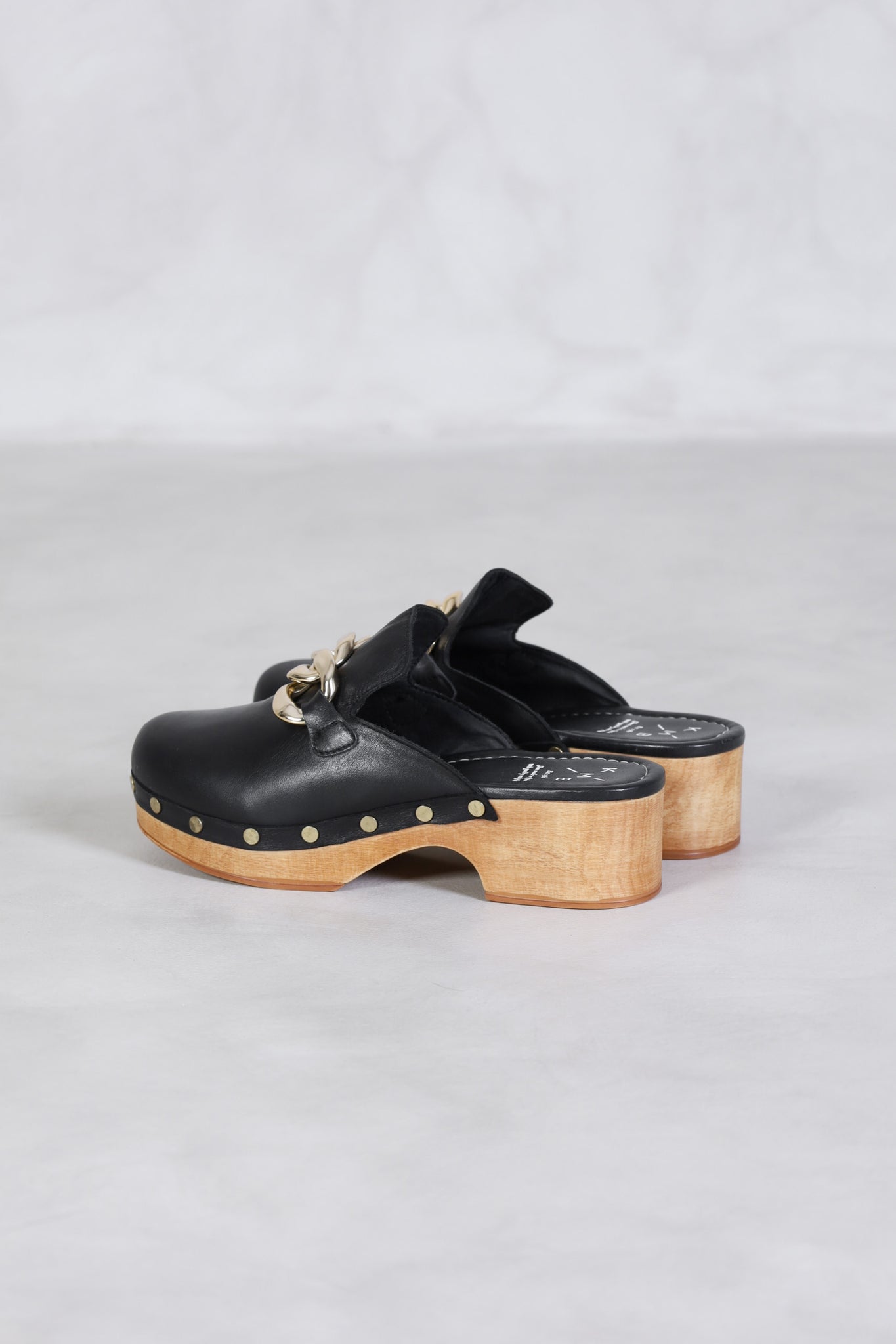 Lis Black KMB