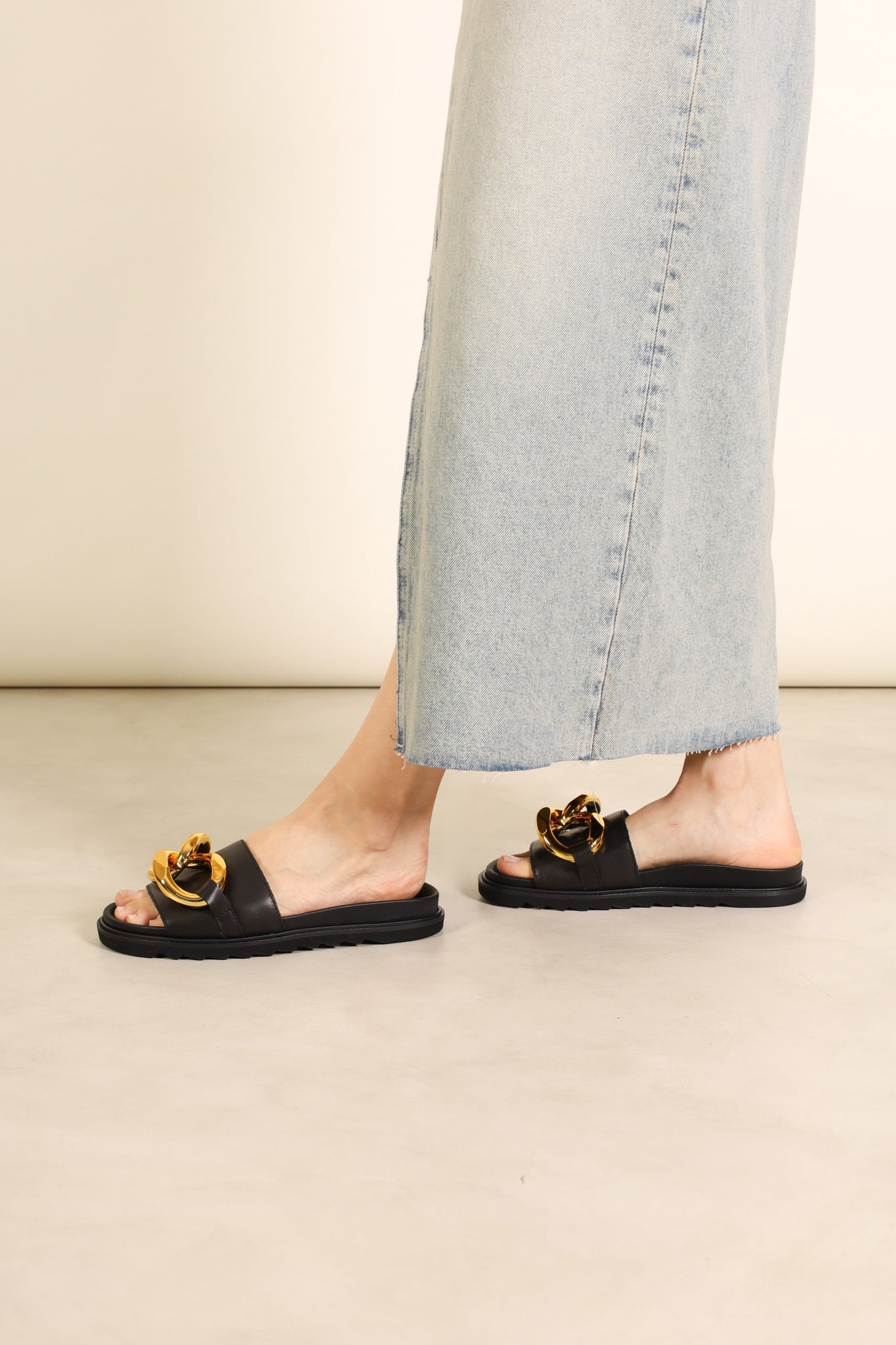 INNIS BLACK KMB shoes