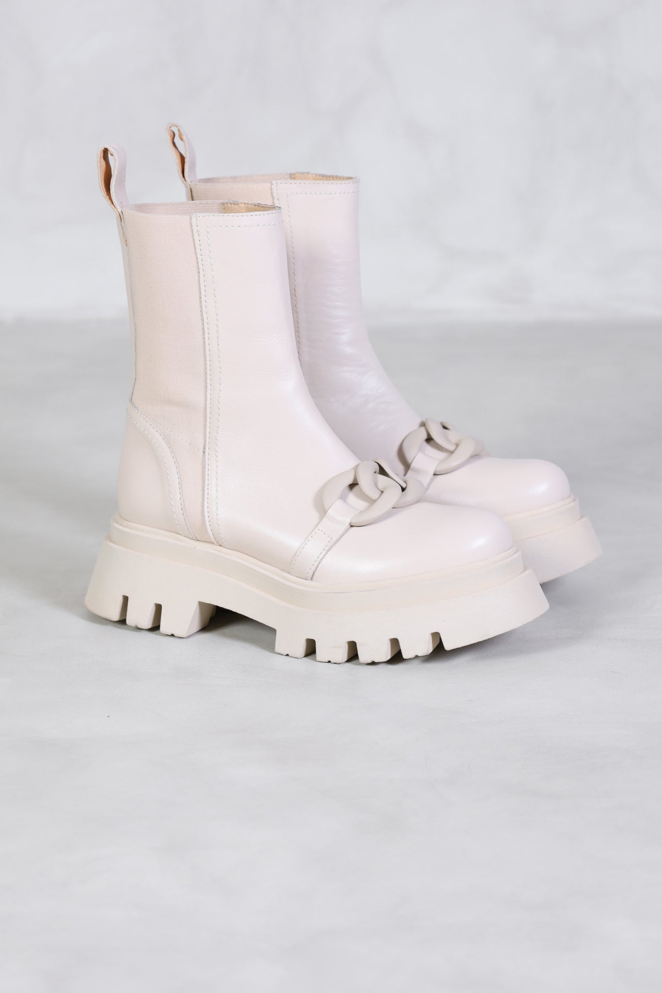 KHLOE LATTE KMB shoes