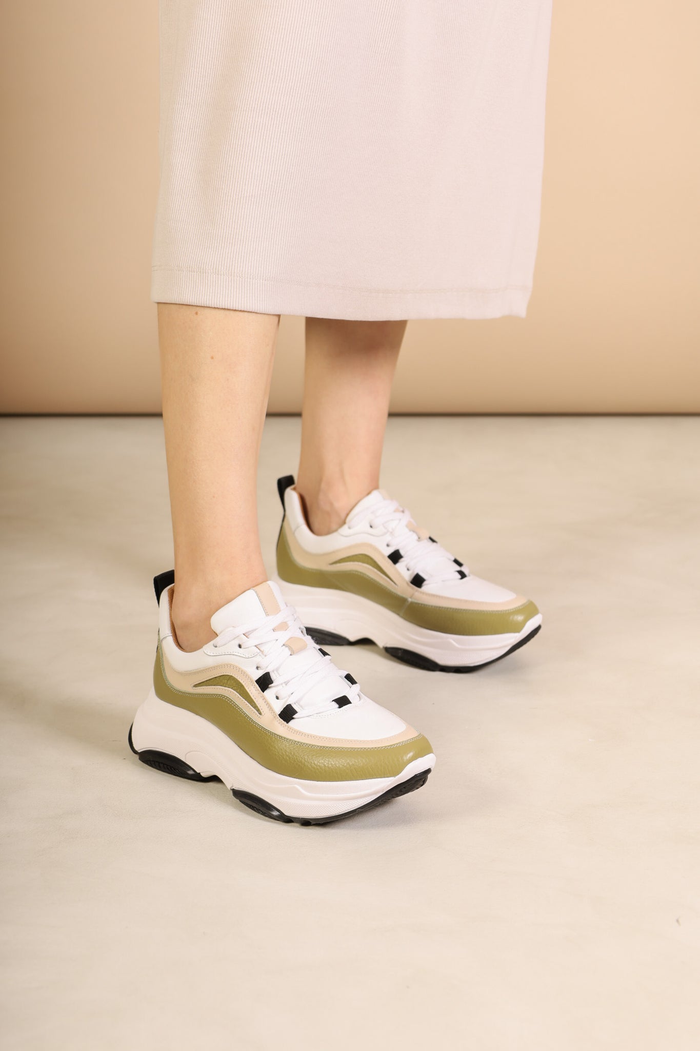 JULY KHAKI Lace up sneakers – KMB shoes