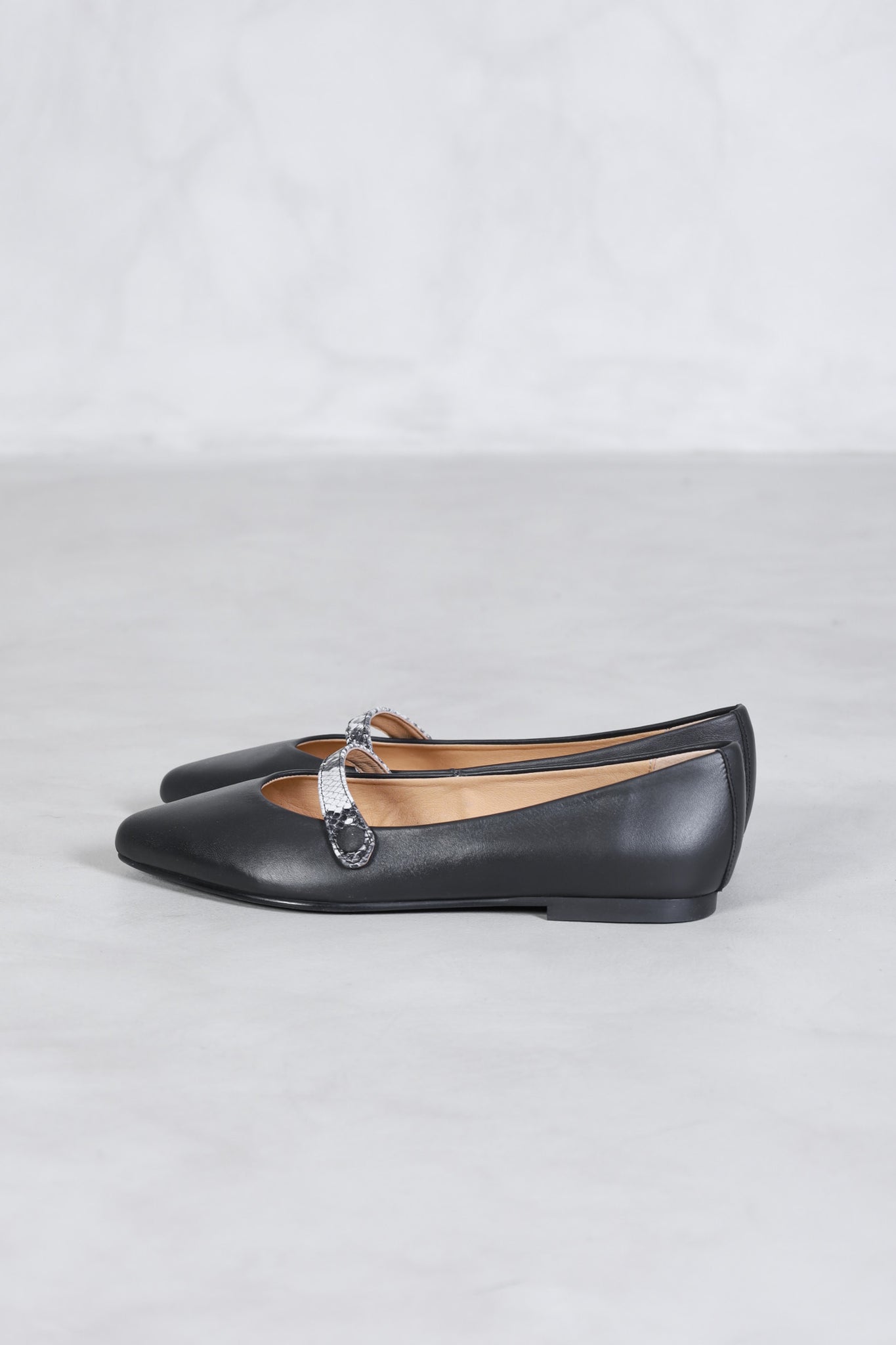 LEIA BLACK KMB shoes