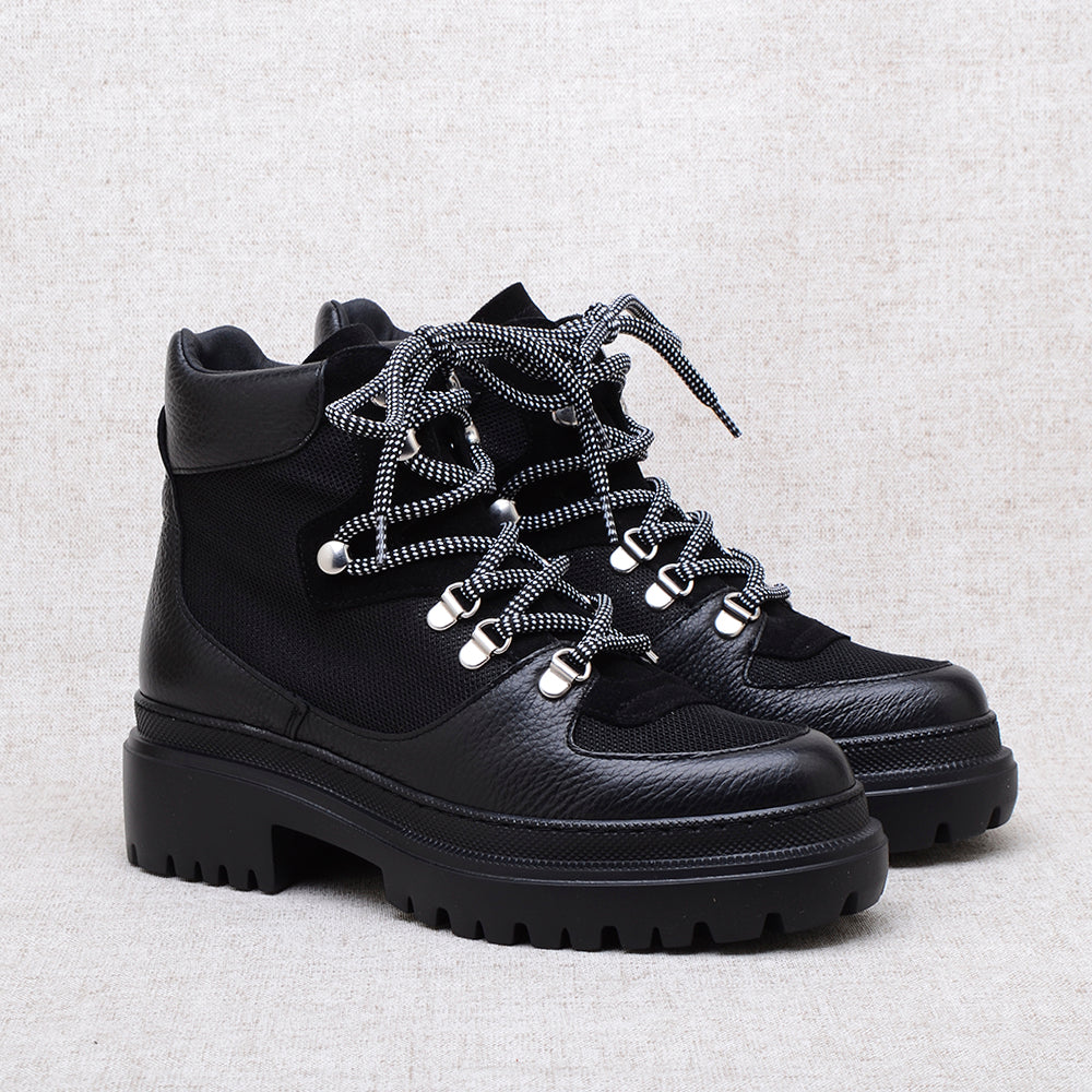 GALA BLACK Trekking Ankle Boots – KMB shoes